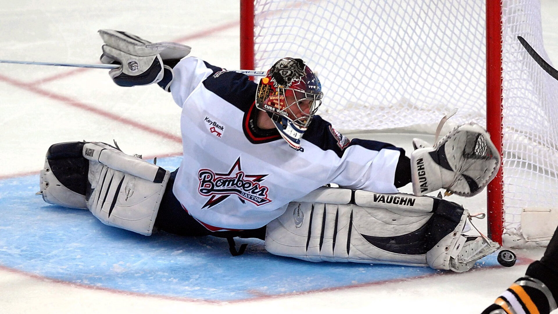 篮球青训基地设施升级促进人才成长，篮球青训队