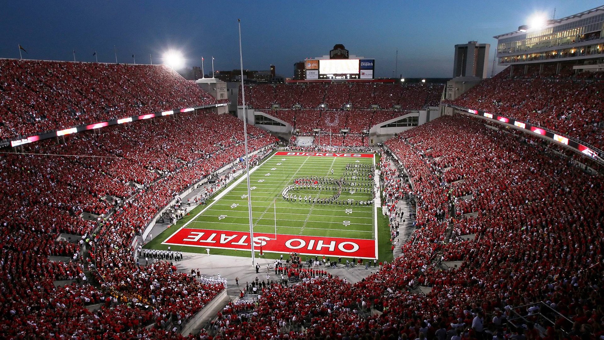 广场舞成为文化创意产业的重要组成部分,广场舞对文化的传承作用